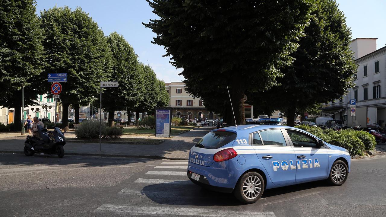 Controlli della polizia alla stazione di Empoli (foto d'archivio)