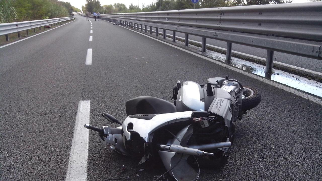 Lo scooter coinvolto nell'incidente sulla Variante Aurelia