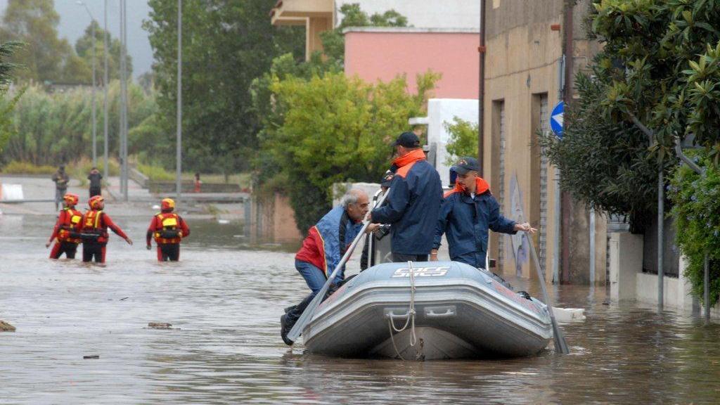 Una via di Olbia inondata dall'esondazione del rio Siligheddu