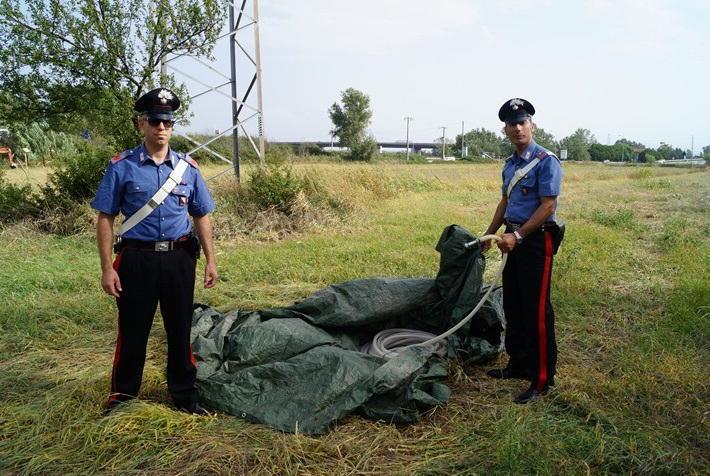Un sopralluogo dei carabinieri all'oleodotto
