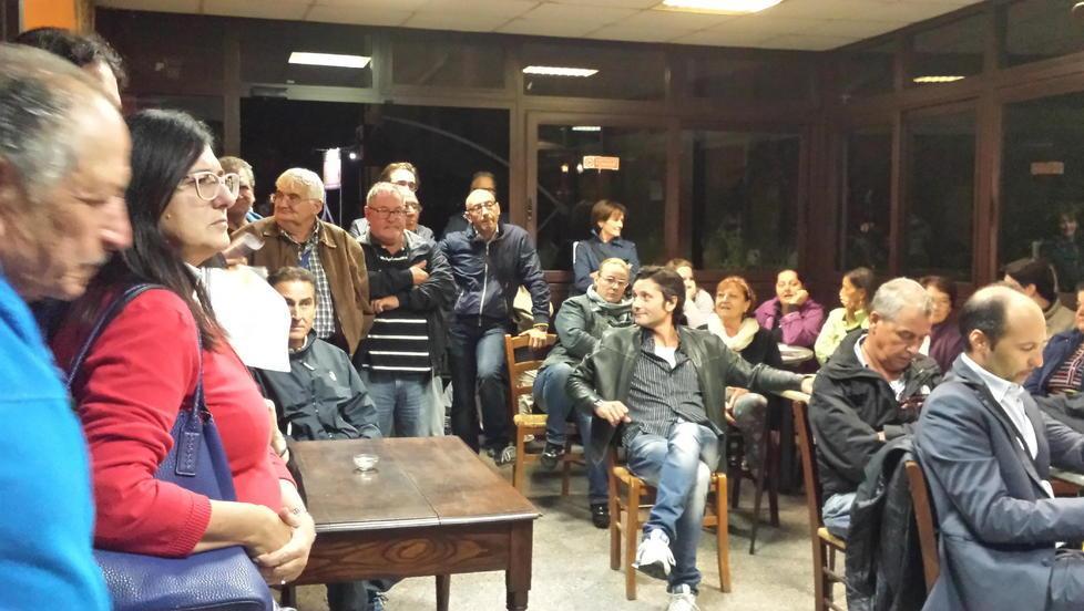 Castagnola, proteste e tensione «Non abbattete le nostre case» 
