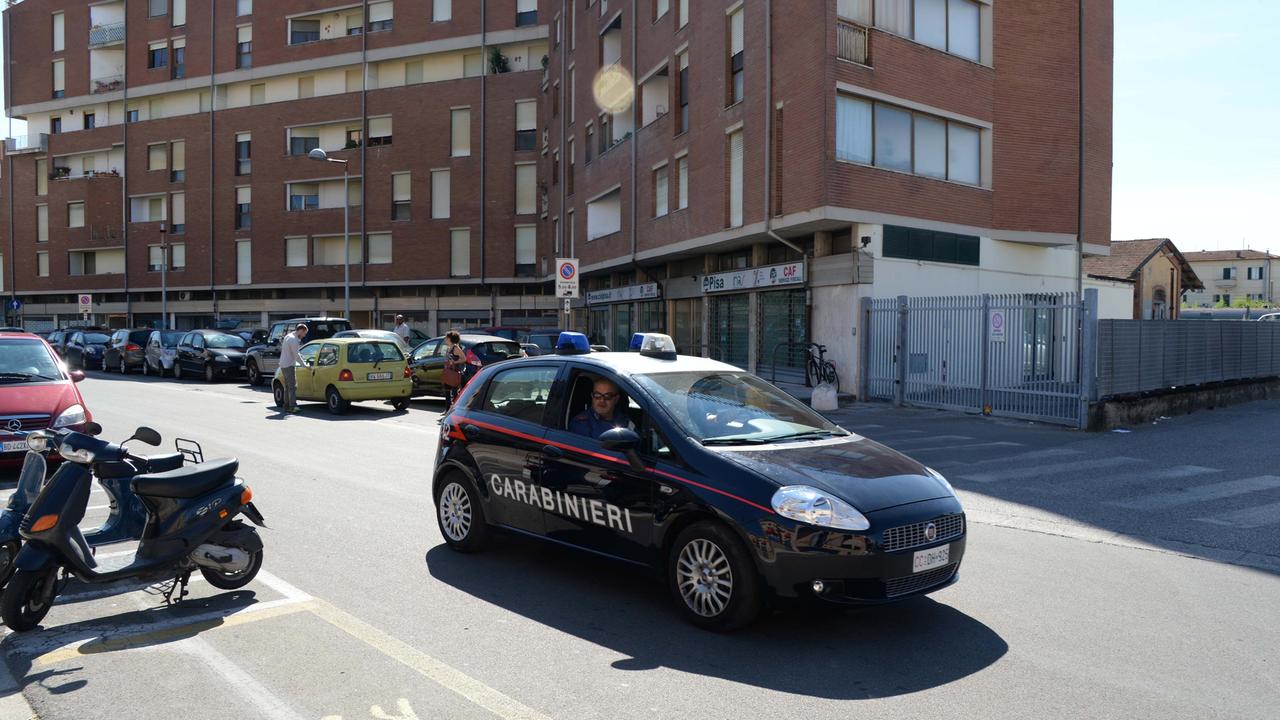 Controlli dei carabinieri nella zona del terminal bus