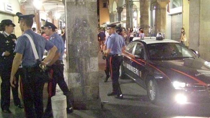 Studenti picchiati e rapinati di notte