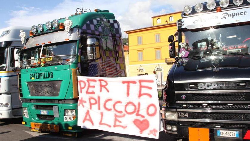 Camion in centro per beneficenza