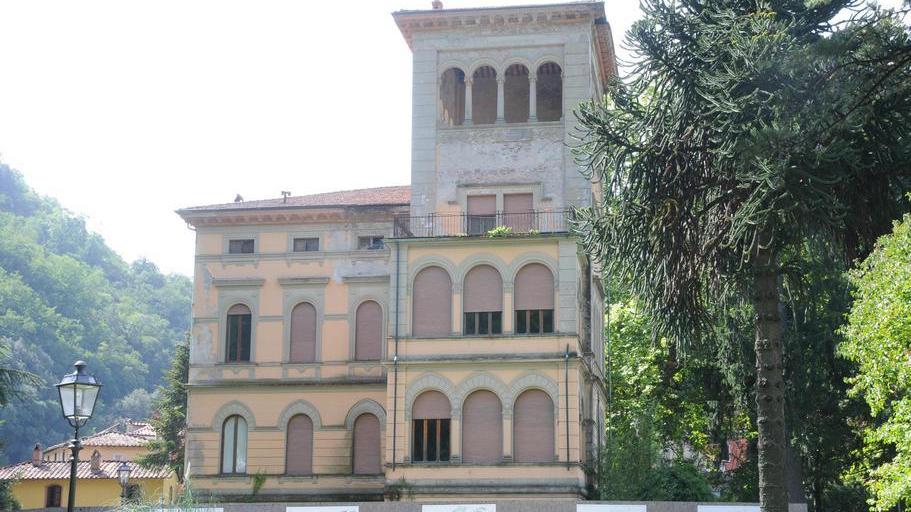 Poco più di un milione per Villa Flori