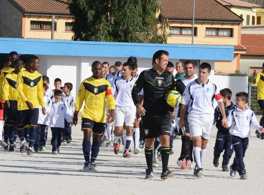 I migranti in campo, Ploaghe in festa per l’esordio del Pagi 