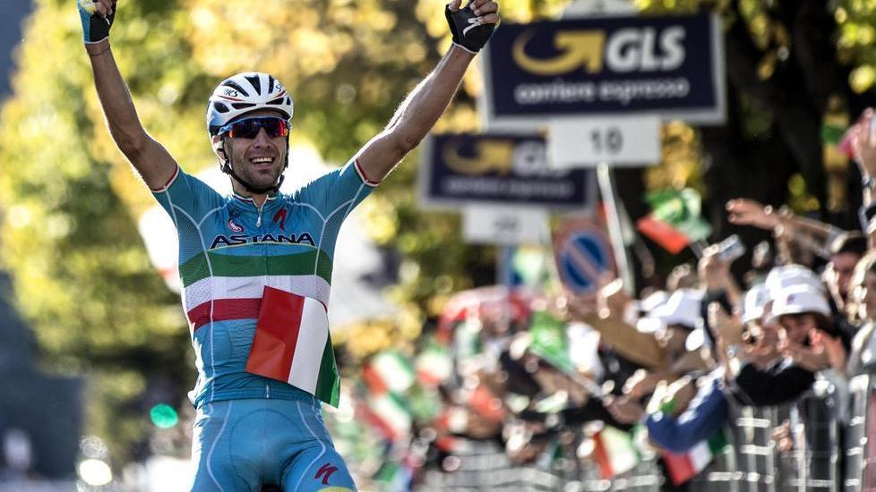 Nibali tutto solo fa suo il Lombardia