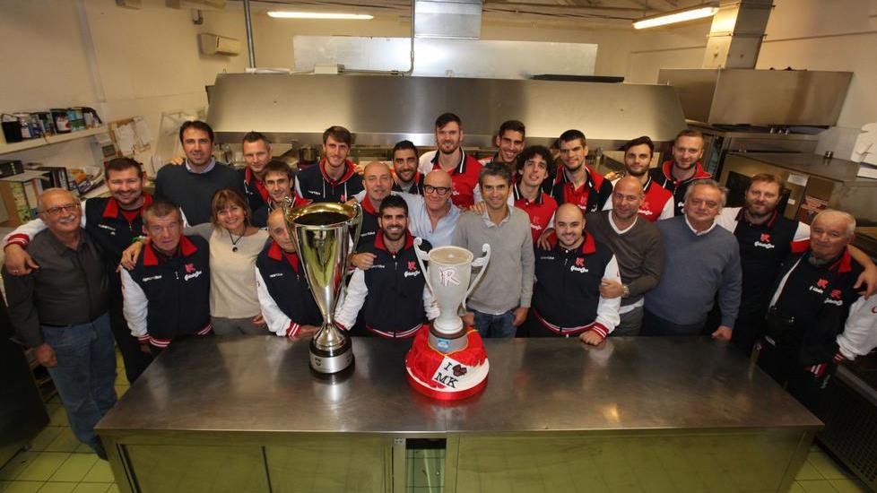 Tutto il club alla cena porta fortuna