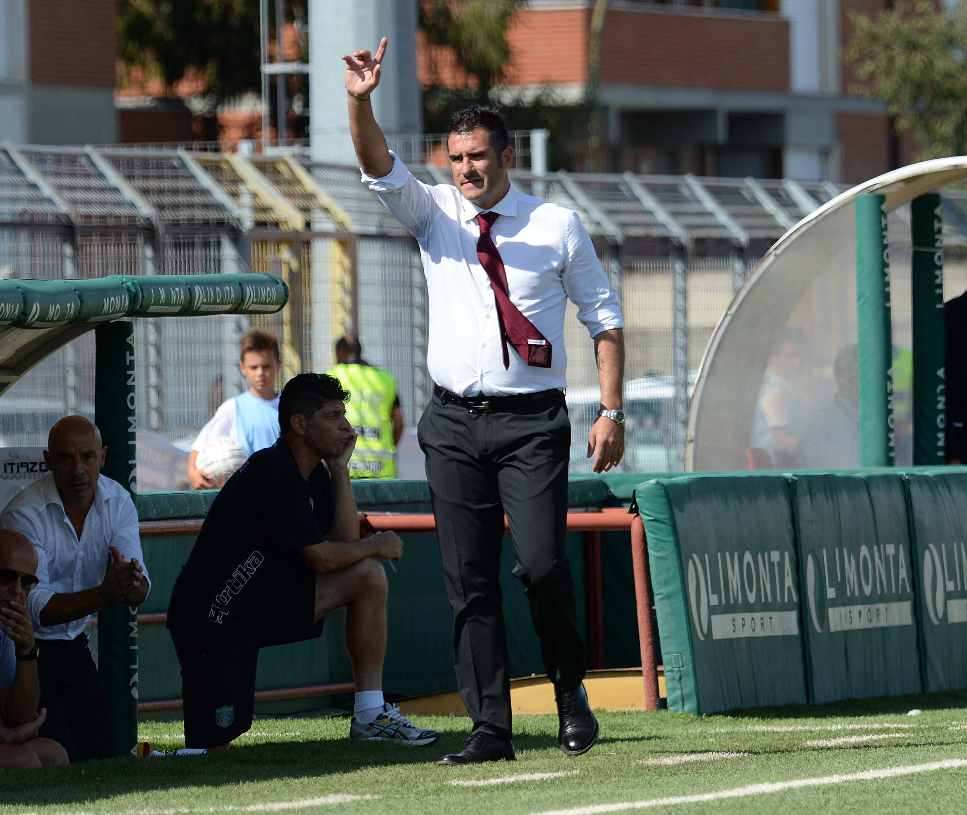 L'allenatore Cristiano Lucarelli