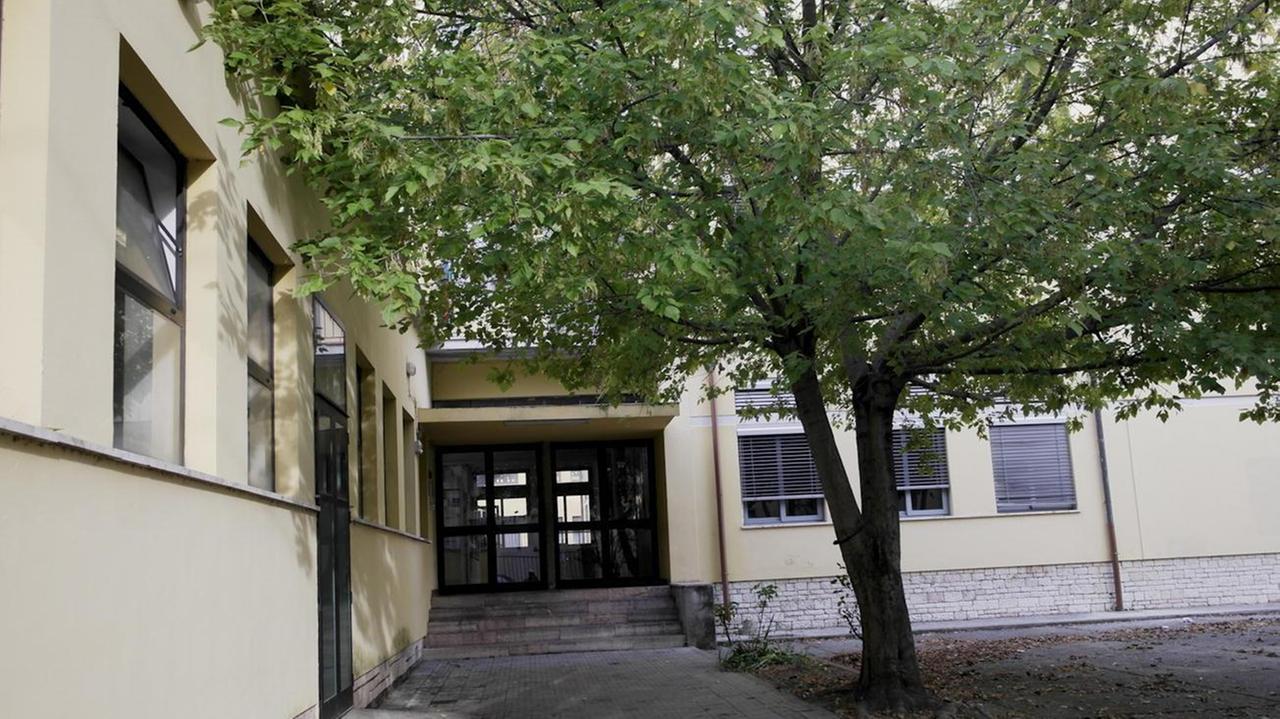 Ancora ladri a scuola, razziata la Toniolo: "Impossibile fermarli"
