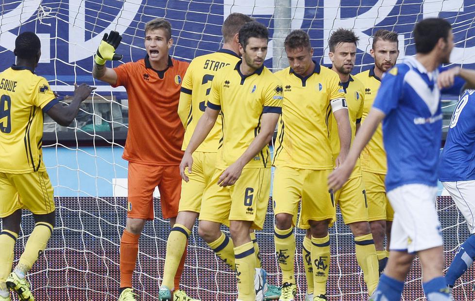 Tre rigori, due rossi e un autogol: non va 