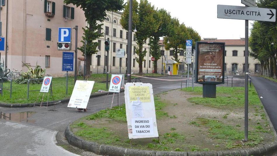 Torna la sbarra al parcheggio Cittadella