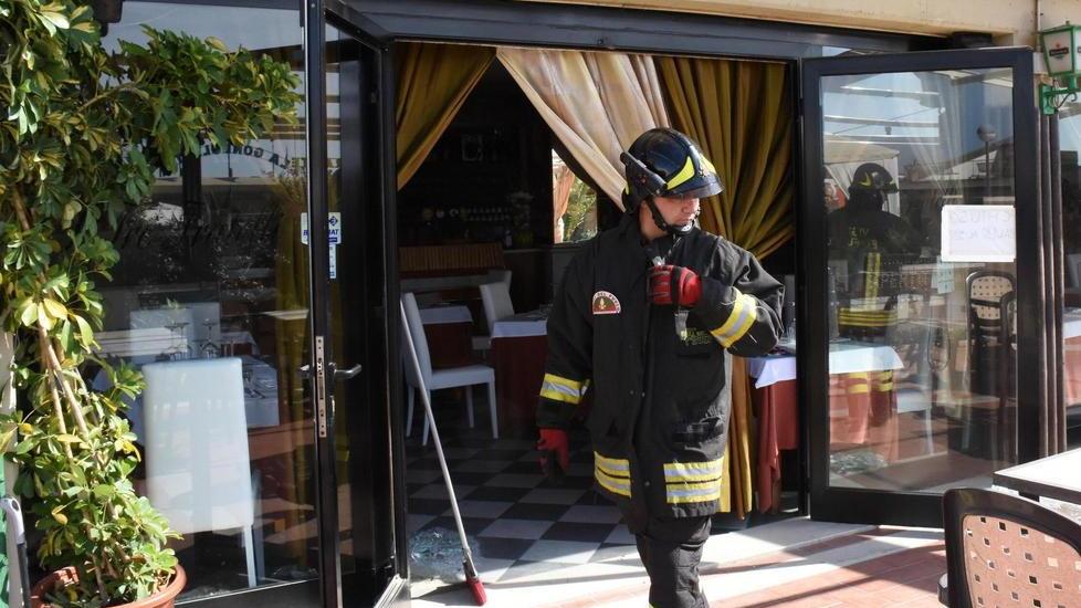 Fiamme nella cucina del ristorante