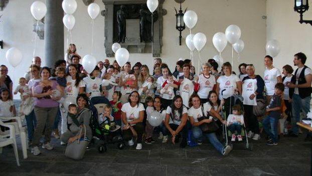 Successo per il flash mob dedicato all’allattamento