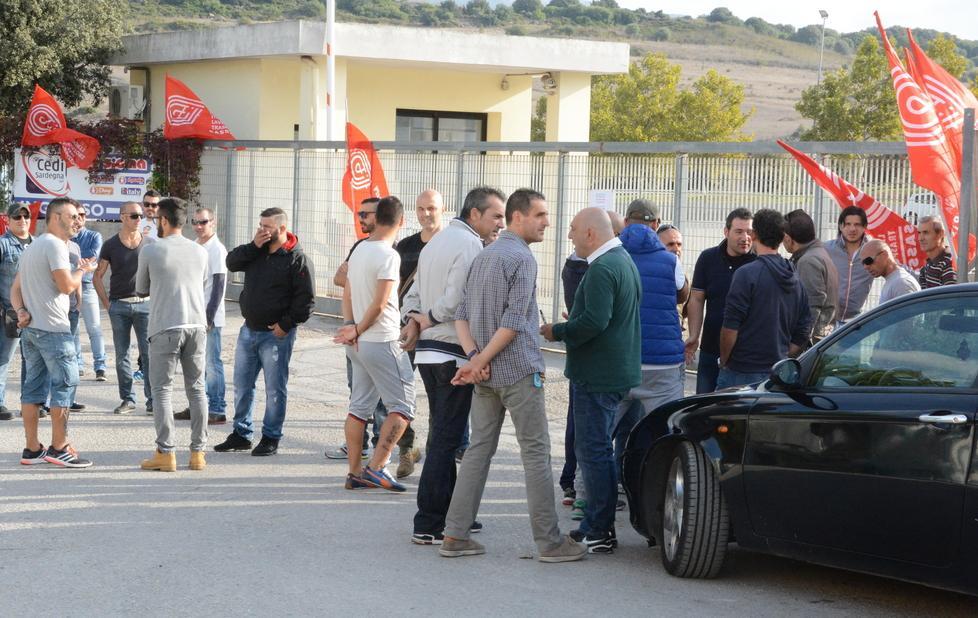 Cedi Sigma, presidio contro i licenziamenti 