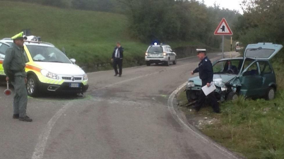 Si scontra con un’ambulanza