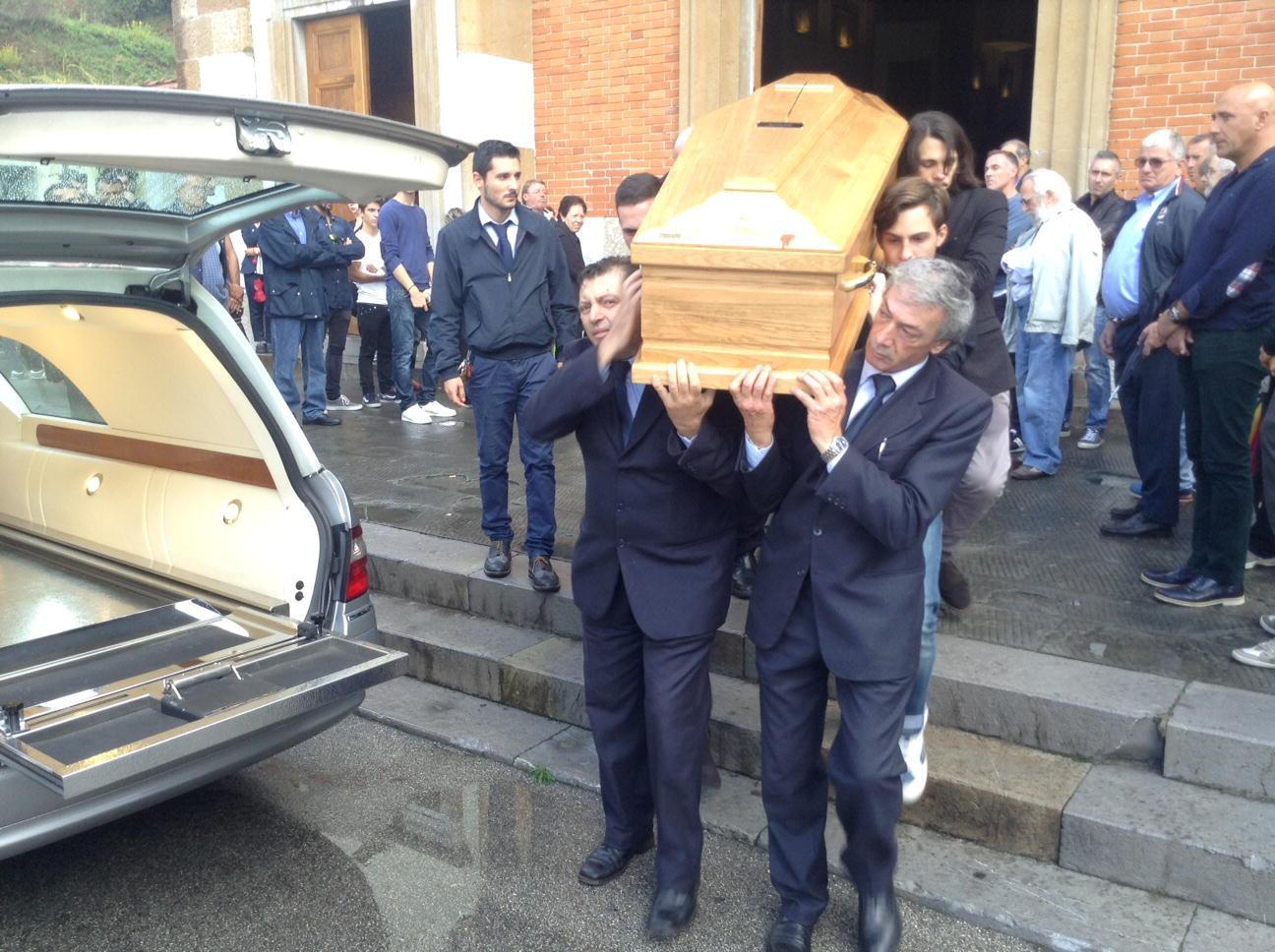 I funerali di Alessio Sabatini a Montemurlo (foto Batavia)