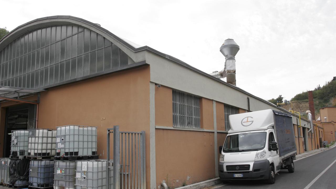Il capannone del Gruppo Tintoriale di via Bologna