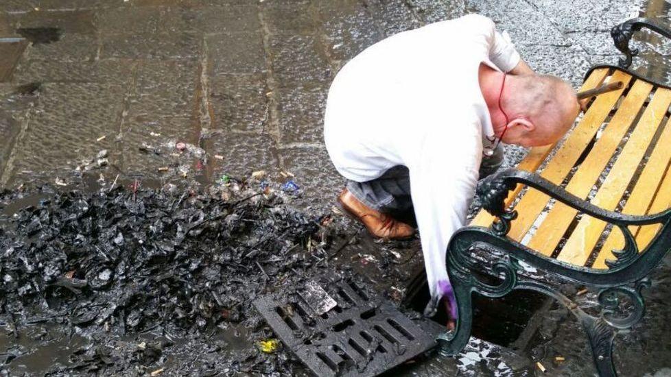 Caditoie e tombini, la ripulitura è a metà