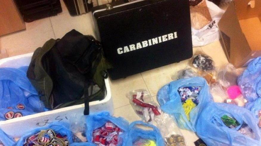 Vendeva marchi falsi agli abusivi: arrestato