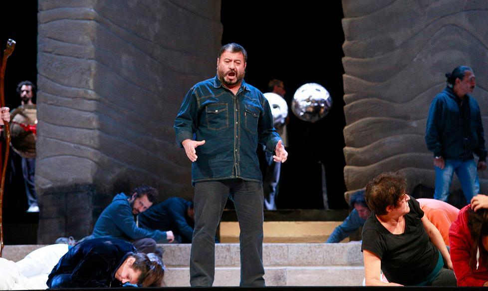 Un “Nabucco” senza tempo apre la stagione al Pavarotti 