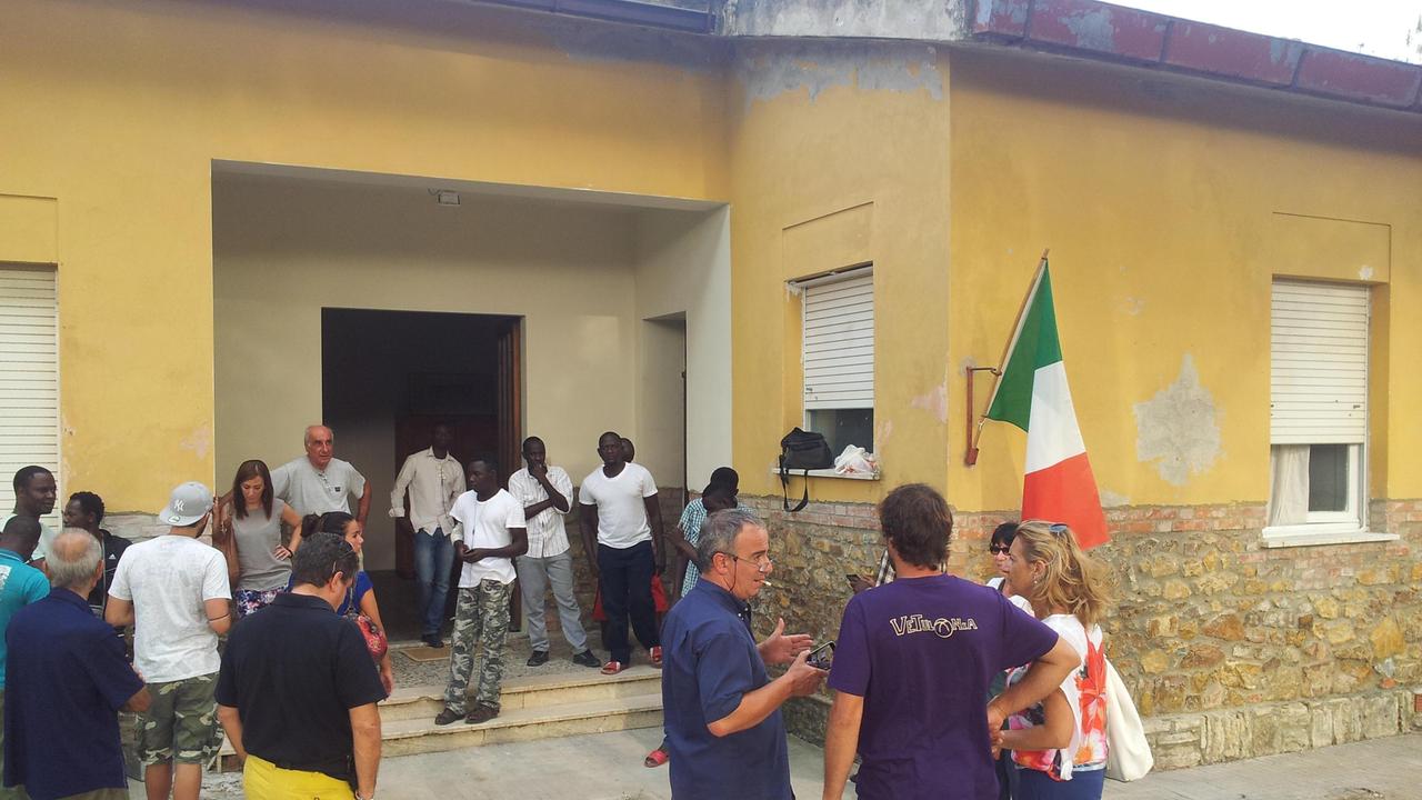 La struttura della Castellaccia che ospita i profughi (foto d'archivio)
