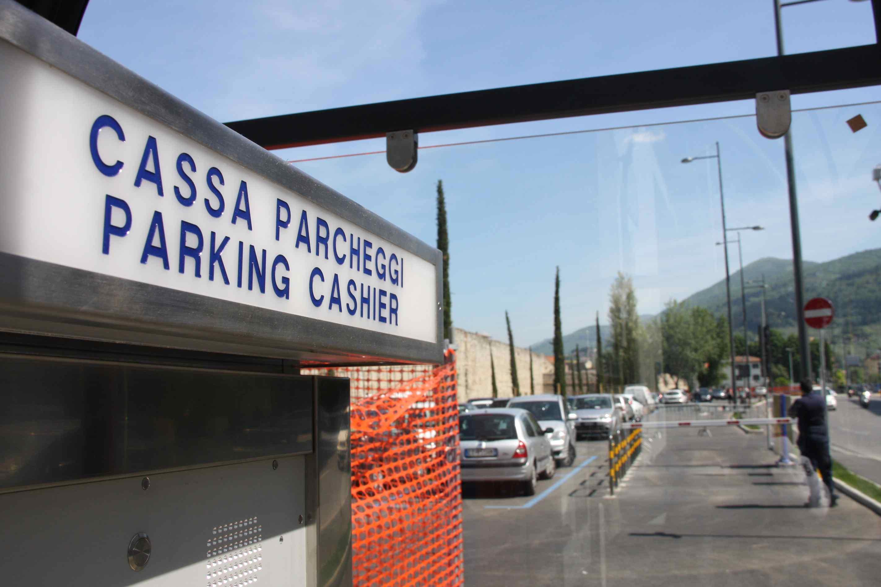 La cassa automatica del parcheggio di via Arcivescovo Martini