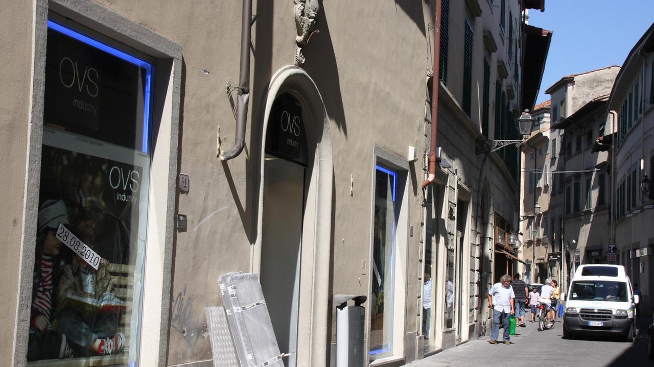 L'Ovs in via Garibaldi a Prato