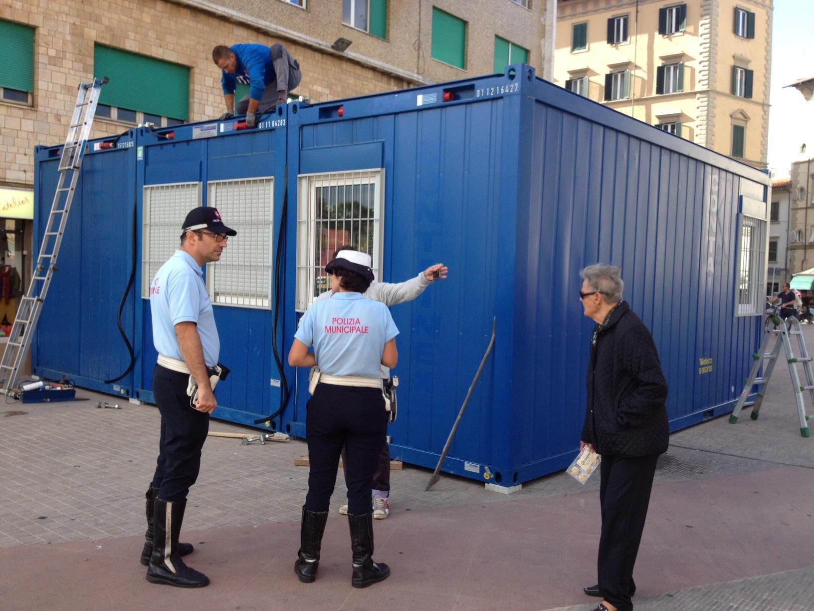 Il container in piazza Attias