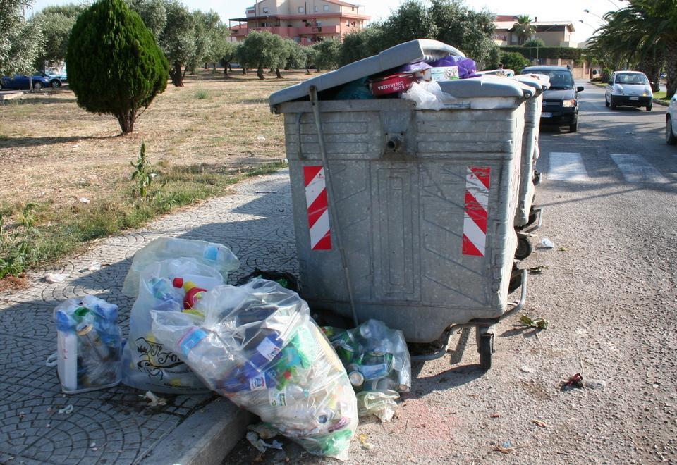 Alghero, l’opposizione sul caso rifiuti: non è cambiato nulla 