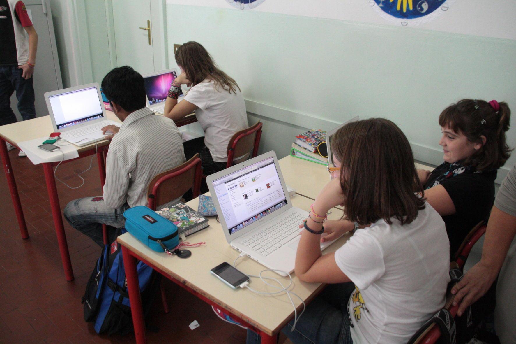 Scuole più moderne con i contributi della Fondazione Caripit