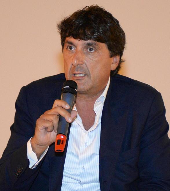 Il sondaggio non piace, sì alle primarie 
