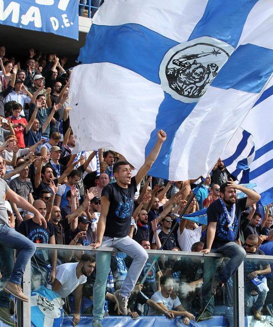 Un selfie tinto... d’azzurro vale una trasferta gratis 