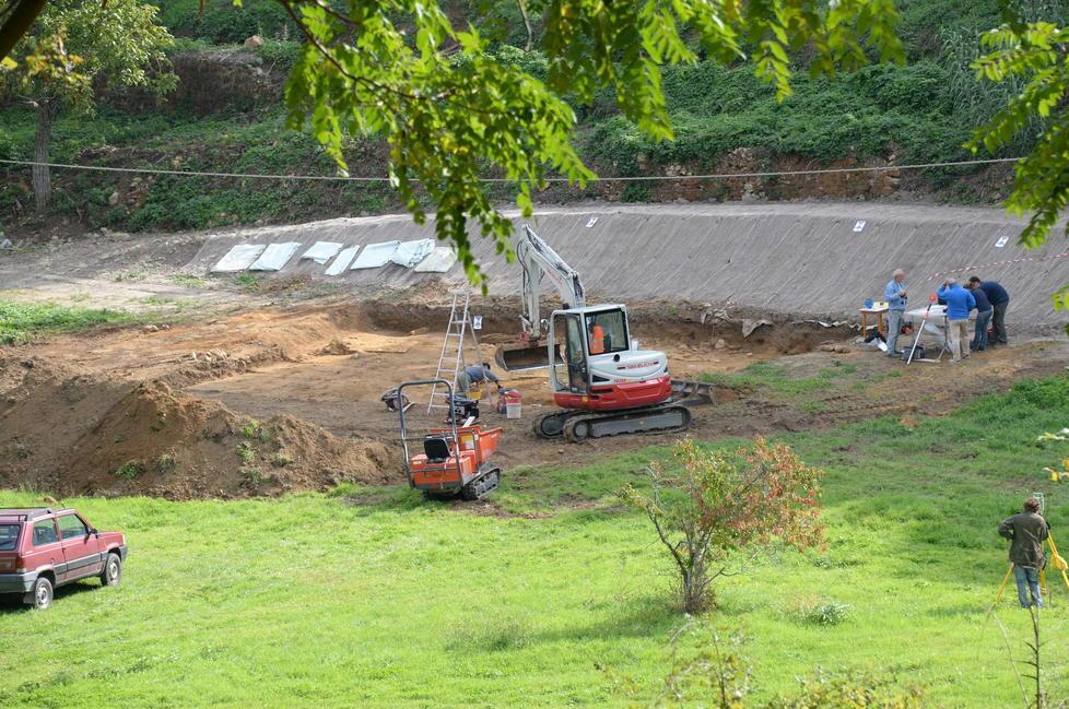 Il cimitero non si amplia per colpa... dell’anfiteatro 