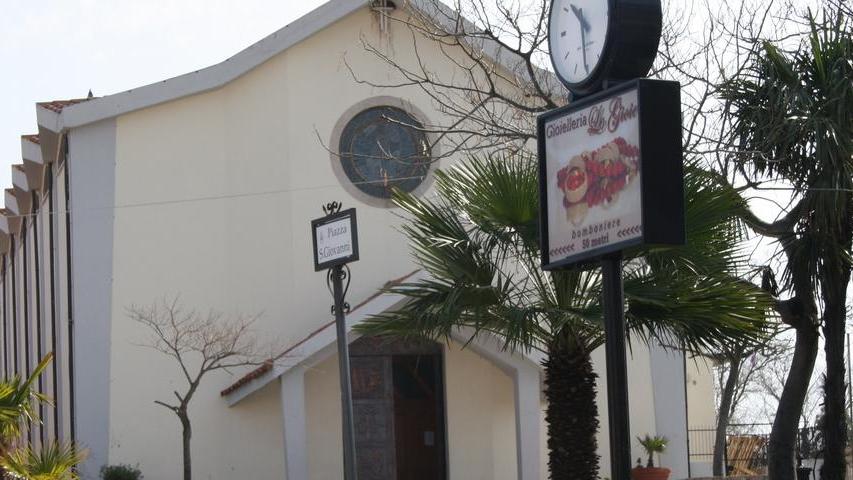 Budoni, furto in chiesa una coppia incastrata dalle telecamere