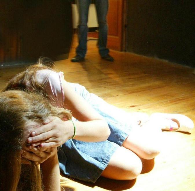 «Mi obbligava a prostituirmi» 