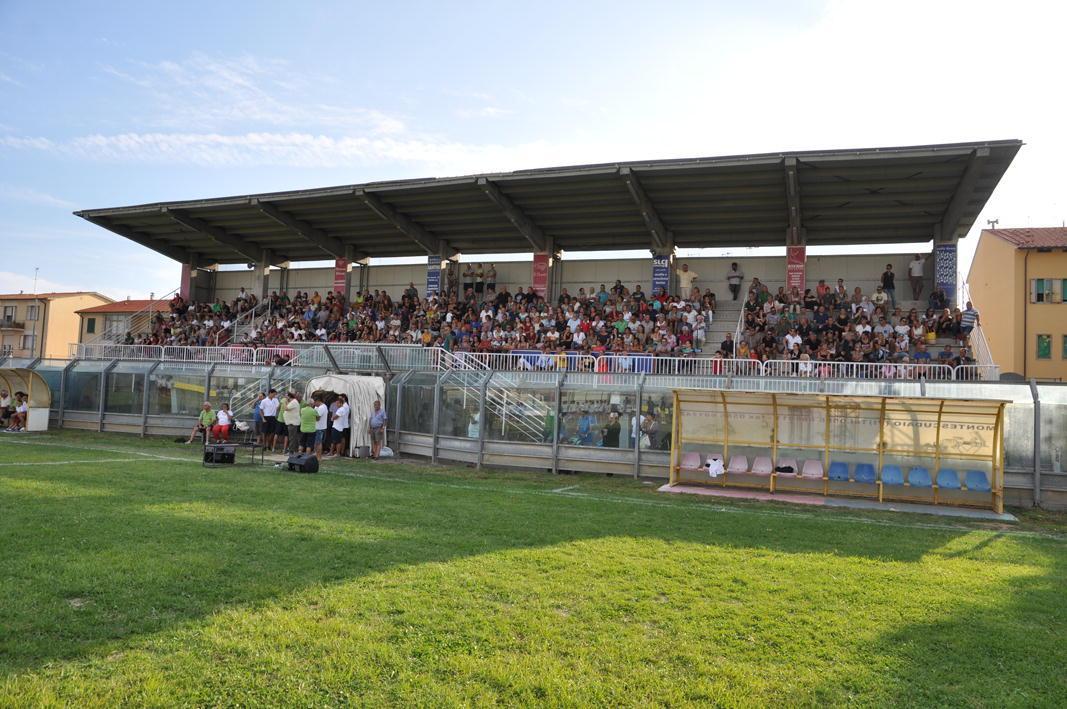 Una veduta dello stadio Loris Rossetti di Cecina (foto Michele Falorni/Silvi)