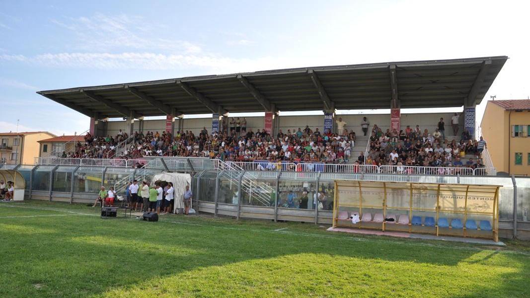 Una veduta dello stadio Loris Rossetti di Cecina (foto Michele Falorni/Silvi)