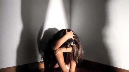 Cagliari, sesso con alunne di 10 e 14 anni: nei guai docente 60enne