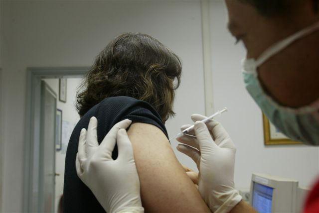 Vaccino antinfluenza, a Pistoia in arrivo quasi sessantamila dosi