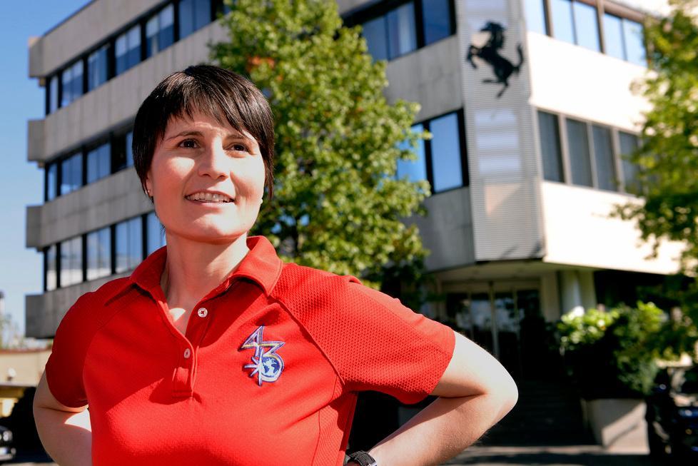 Maranello, Samantha Cristoforetti atterra alla Ferrari