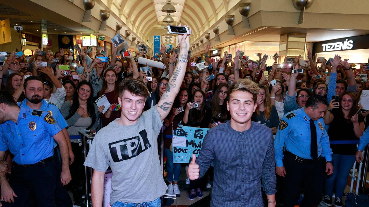 Modena, Benji & Fede ai fan a Grandemilia: un’emozione grande il nostro primo cd