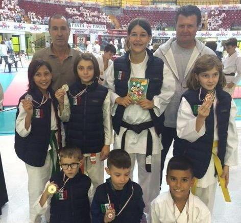 Karate Cecina bene al trofeo Topolino 