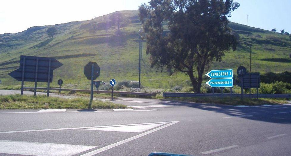 Via gli svincoli a raso: più sicurezza nella 131 