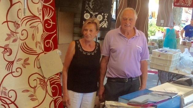 L’ultimo mercato di Valerio e Lita in piazza da 41 anni