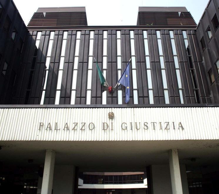Spaccio a una minorenne «La droga non era per lei» 