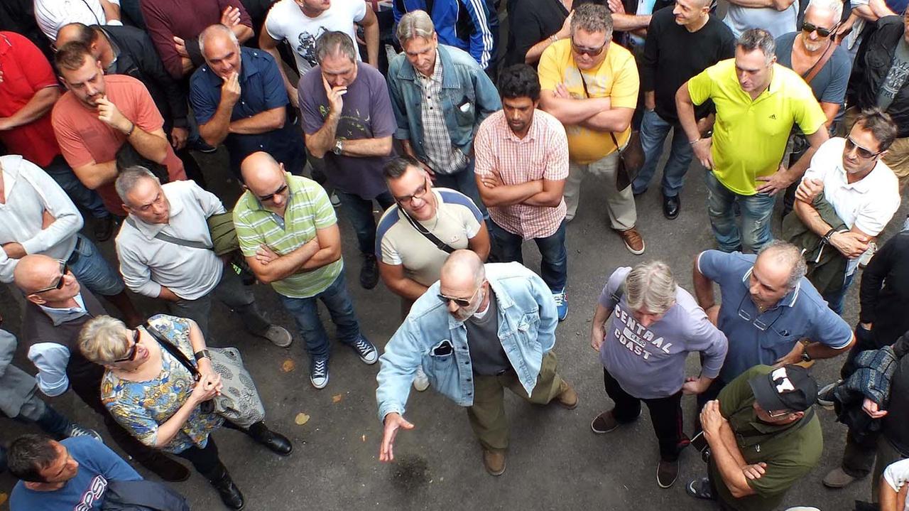 Un momento dell'assemblea dei lavoratori (foto Pabar)