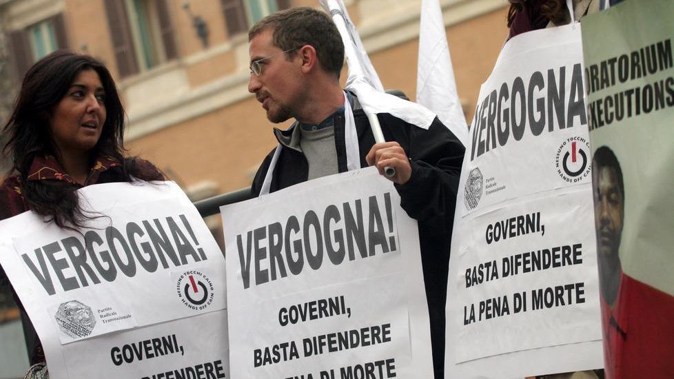 Una catena umana per dire “no” alla pena di morte