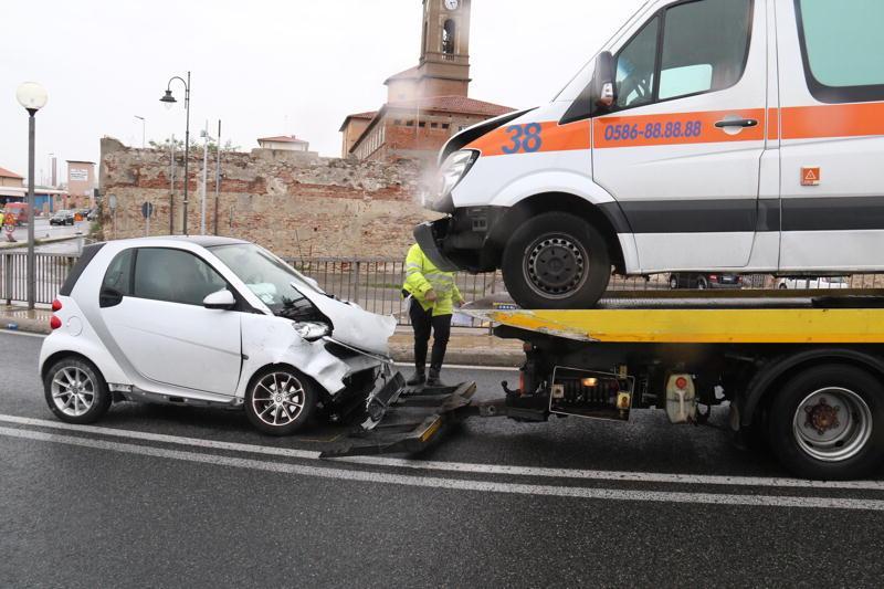 L'incidente sul ponte Santa Trinita (Marzi/Pentafoto)