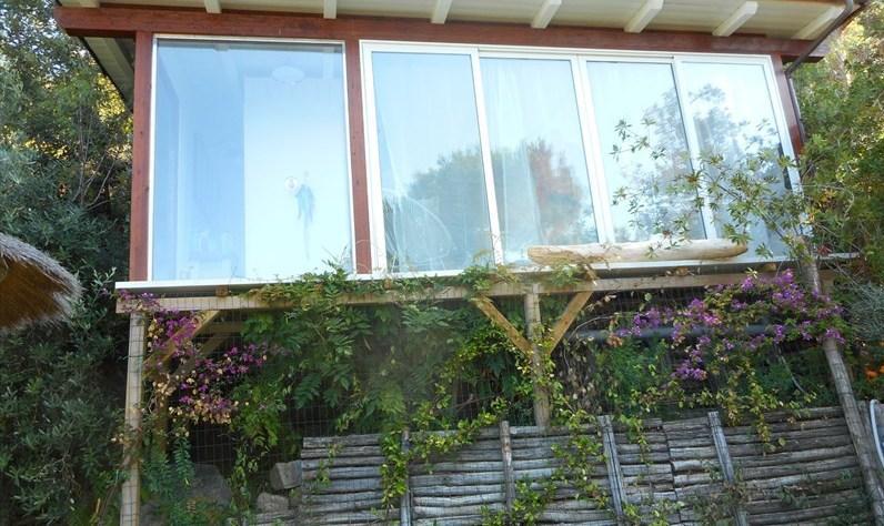 Demolita la palafitta abusiva a Fetovaia